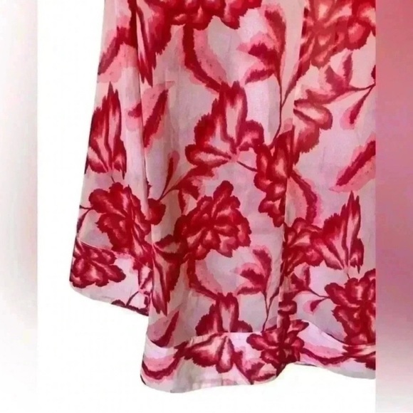 House of Harlow 1960 x Revolve Yuliana Bed
Kimono White and Red - Picture 12 of 12